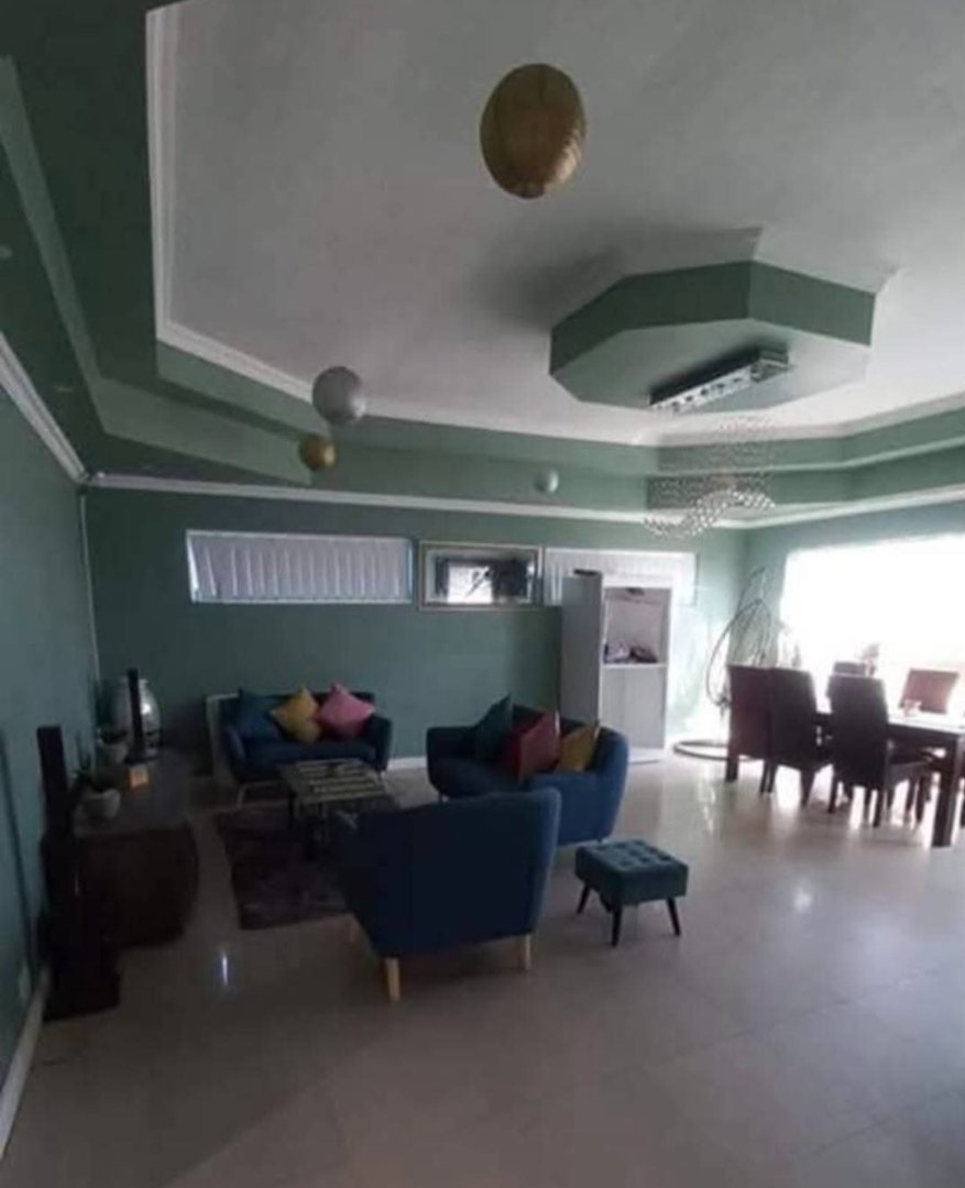  Bedroom Property for Sale in Highlands Estate Western Cape